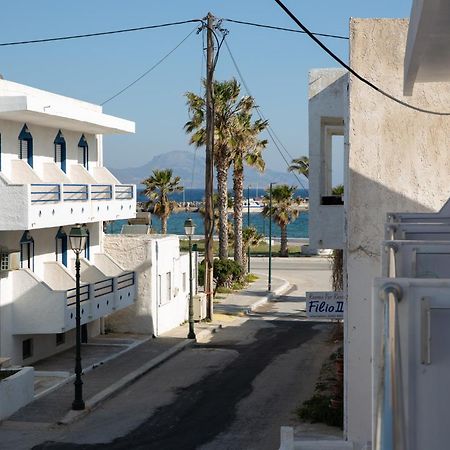 Sea Breeze 2 Apartments Мастрихари Екстериор снимка