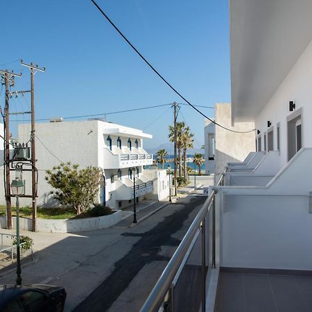 Sea Breeze 2 Apartments Мастрихари Екстериор снимка