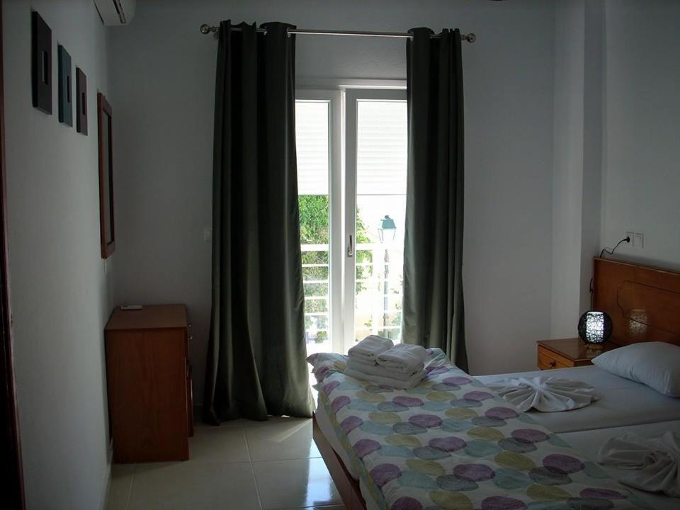 Sea Breeze 2 Apartments Мастрихари Екстериор снимка