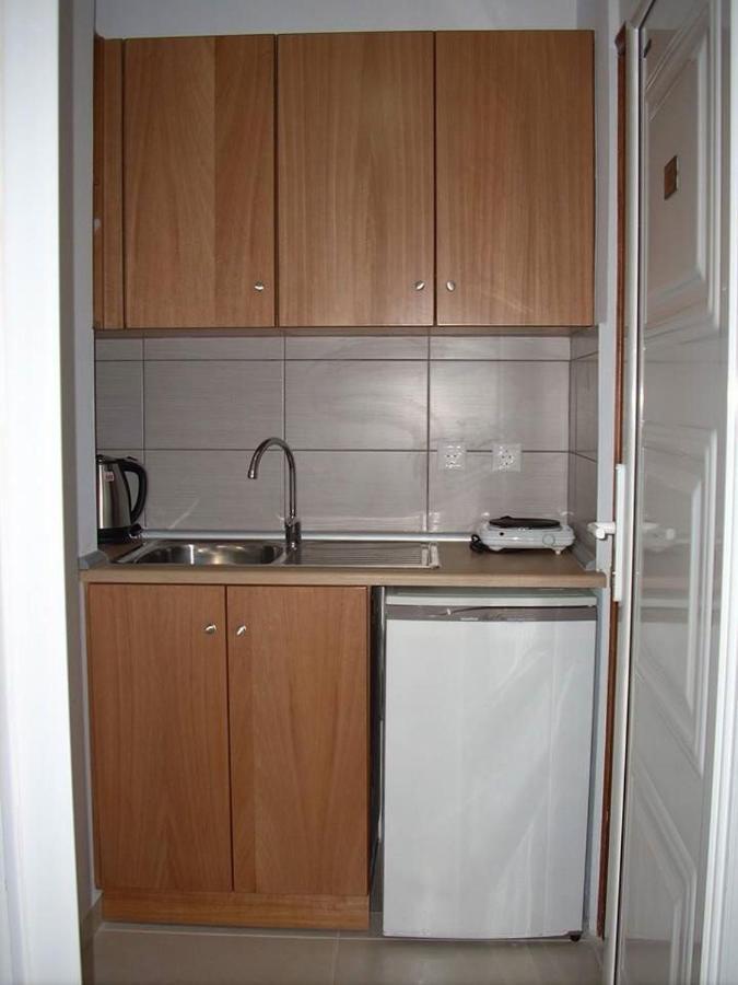 Sea Breeze 2 Apartments Мастрихари Екстериор снимка