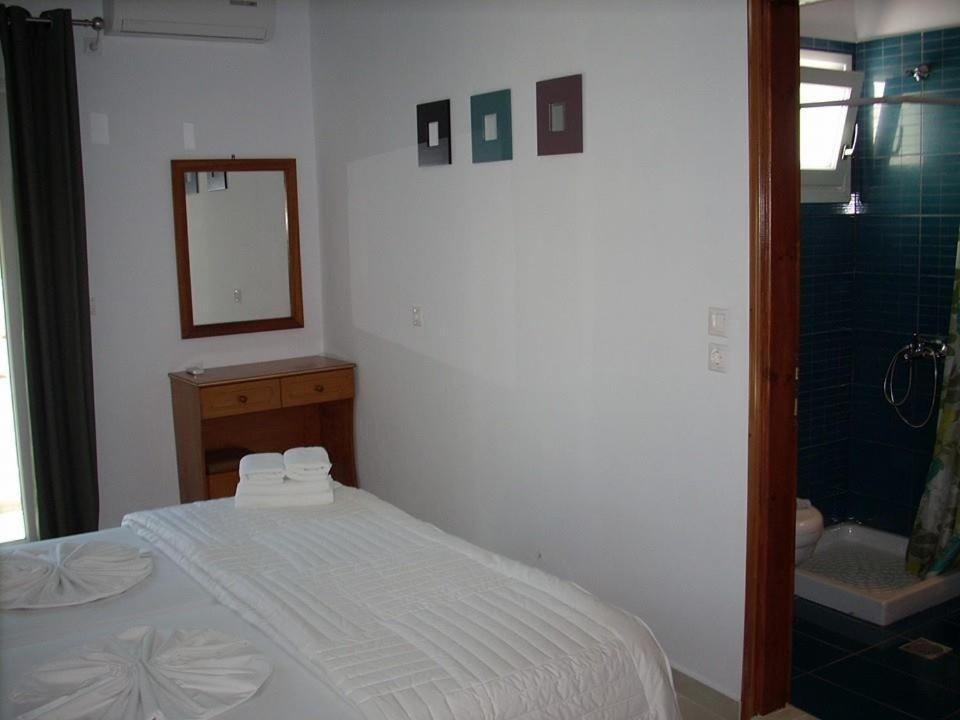 Sea Breeze 2 Apartments Мастрихари Екстериор снимка