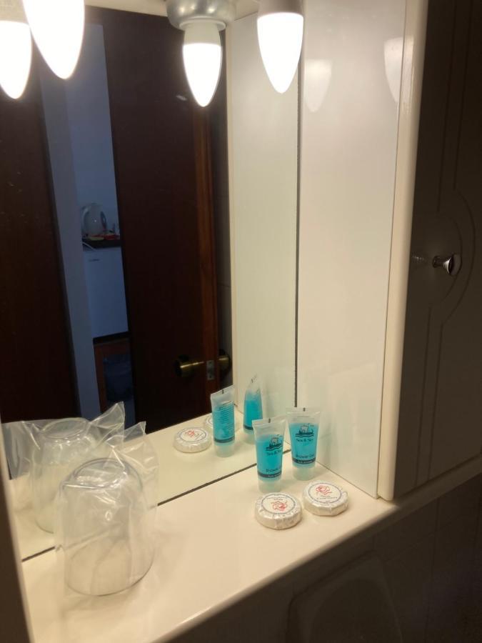 Sea Breeze 2 Apartments Мастрихари Екстериор снимка