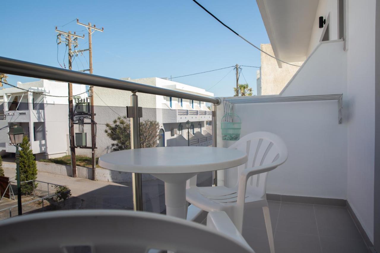 Sea Breeze 2 Apartments Мастрихари Екстериор снимка