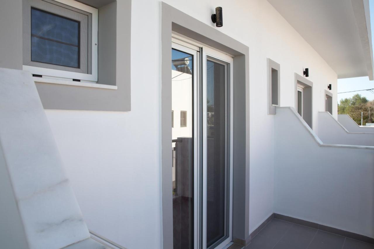 Sea Breeze 2 Apartments Мастрихари Екстериор снимка