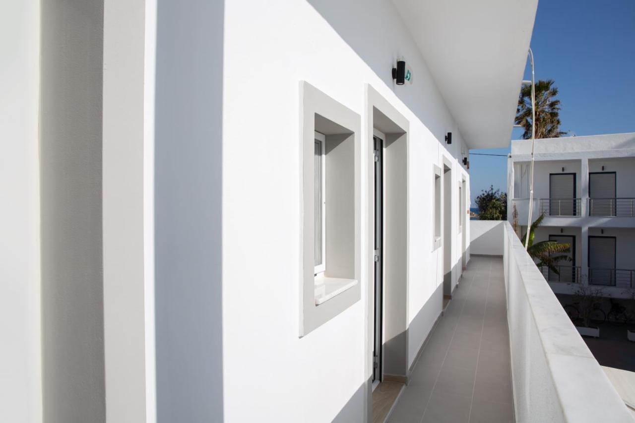 Sea Breeze 2 Apartments Мастрихари Екстериор снимка