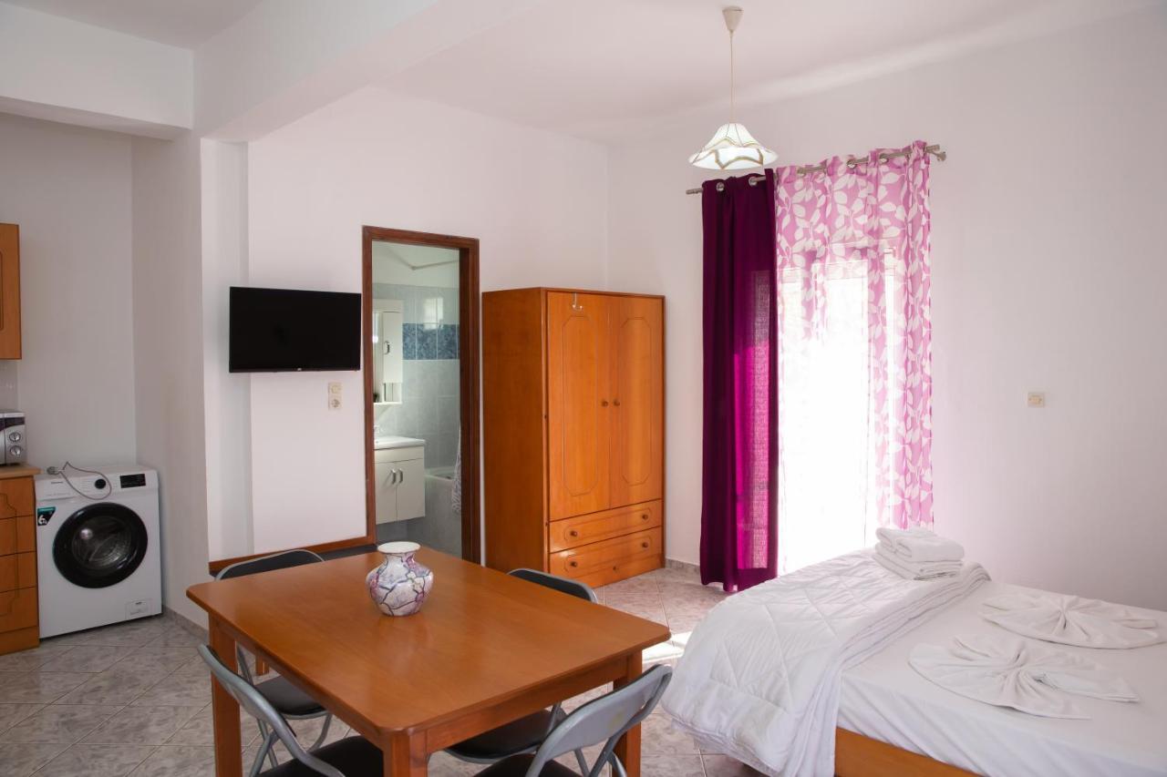 Sea Breeze 2 Apartments Мастрихари Екстериор снимка