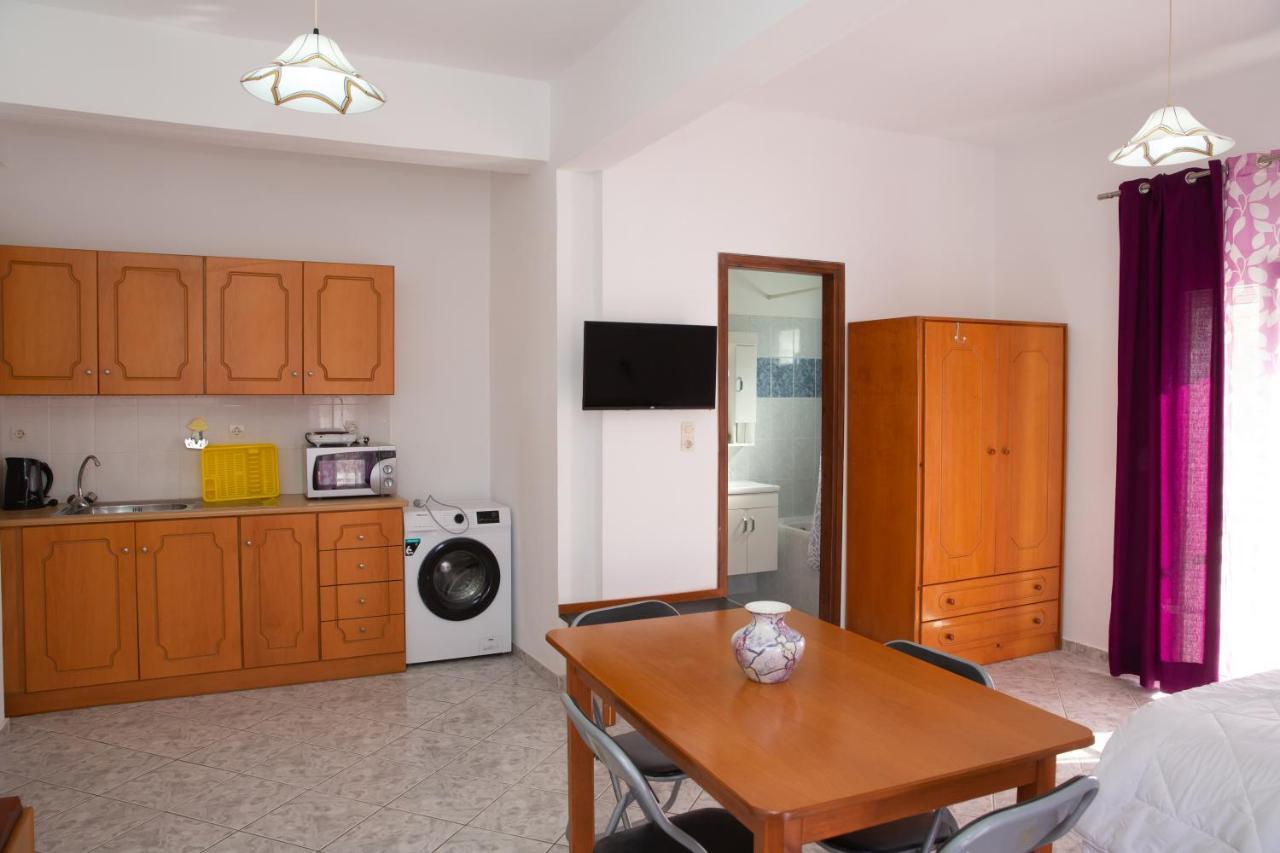 Sea Breeze 2 Apartments Мастрихари Екстериор снимка