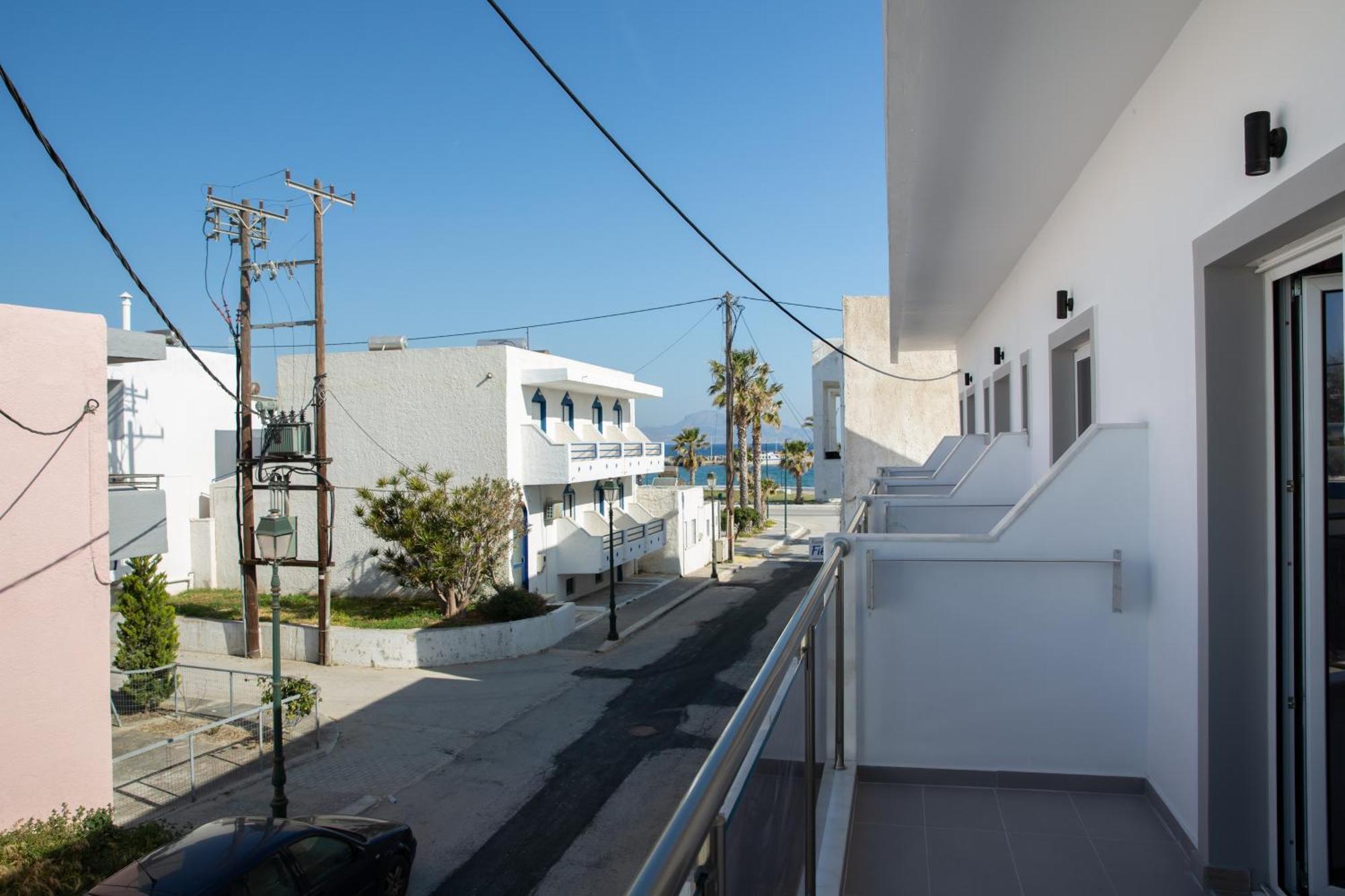 Sea Breeze 2 Apartments Мастрихари Екстериор снимка