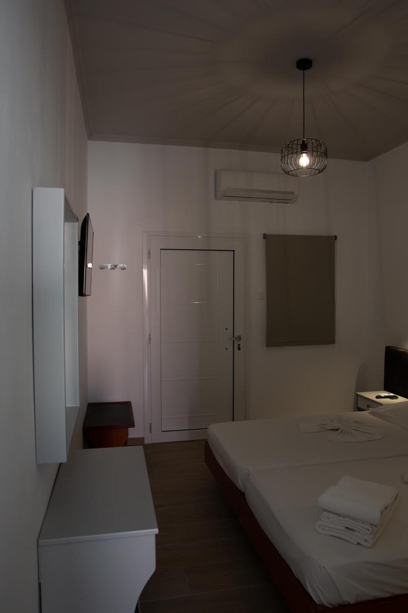 Sea Breeze 2 Apartments Мастрихари Екстериор снимка