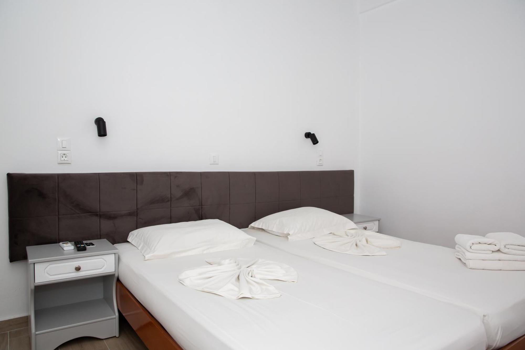 Sea Breeze 2 Apartments Мастрихари Екстериор снимка